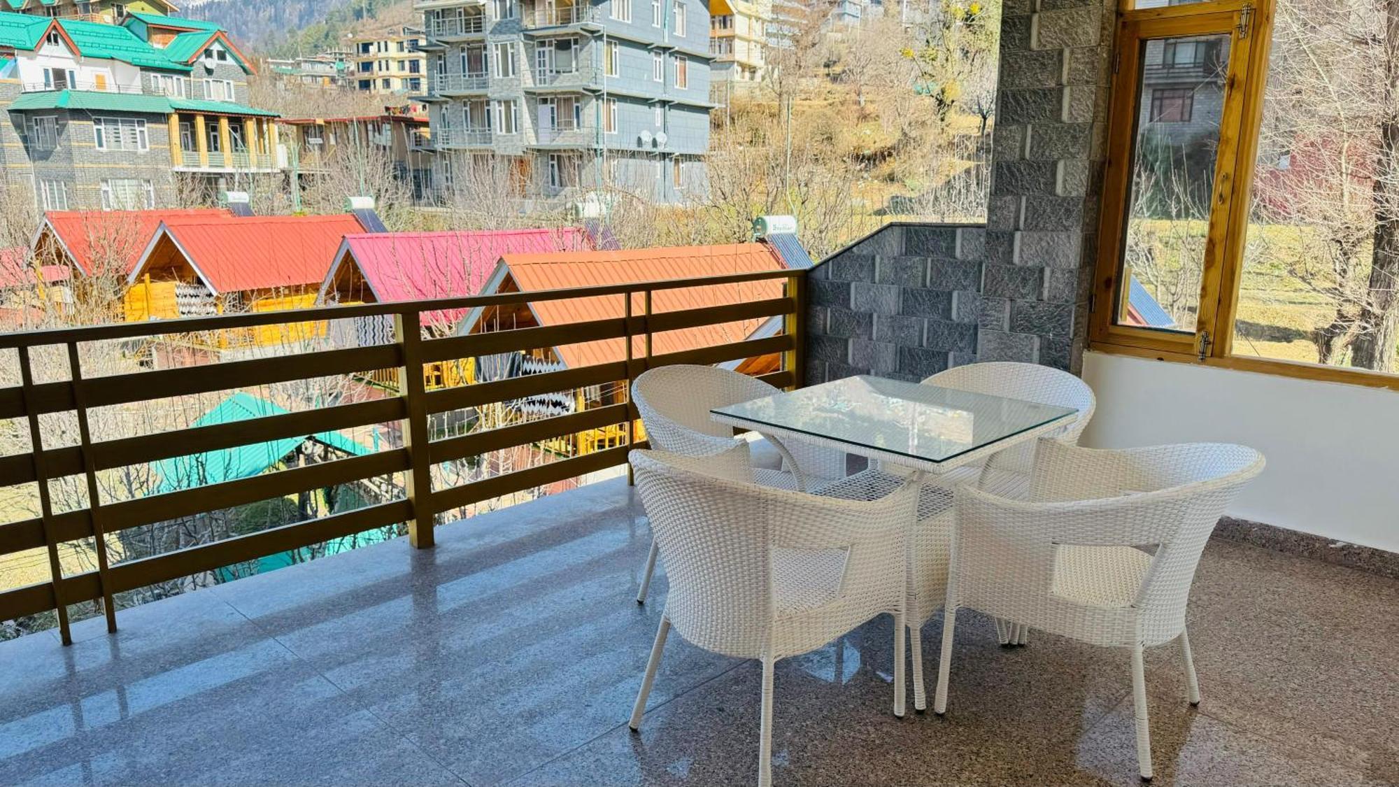 ホテル The Midnight Garden Manali エクステリア 写真
